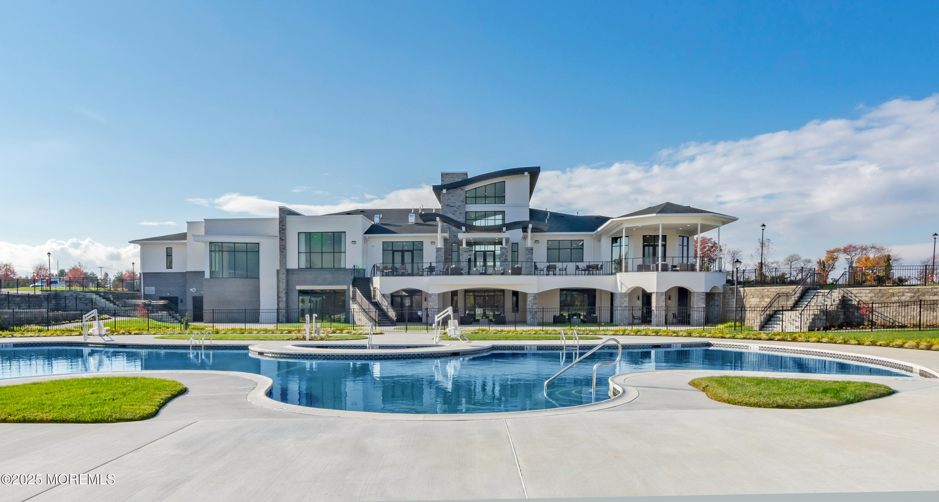 37 Longwood Drive Image 1