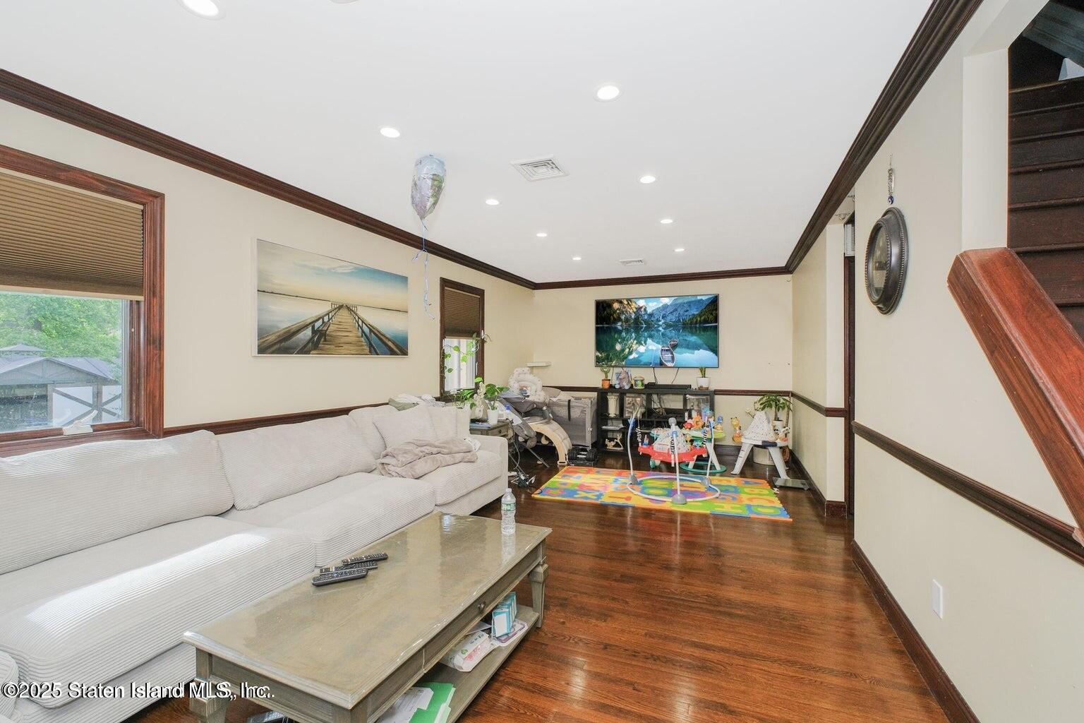 75 Clay Pit Road, Staten Island, NY, 10309 image 18
