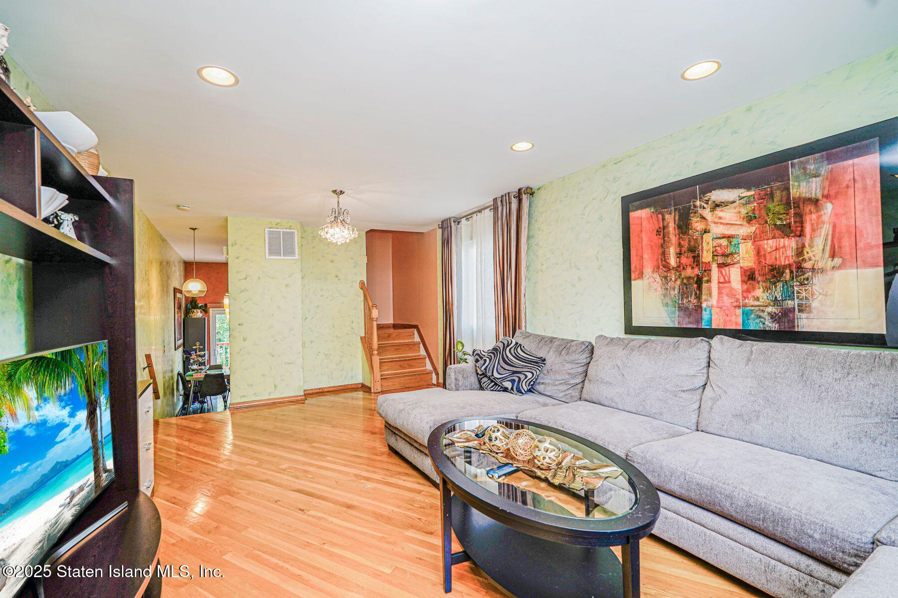 34 Stern Court, Staten Island, NY, 10308 image 10