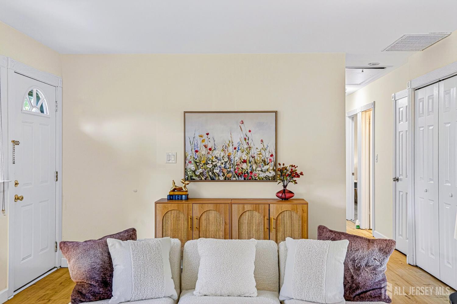 12 Joline Road Image 3