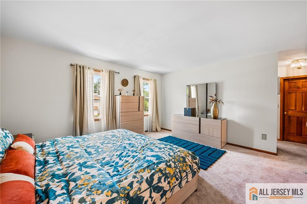 2 Silver Hollow Road, North Brunswick, NJ, 08902 image 24