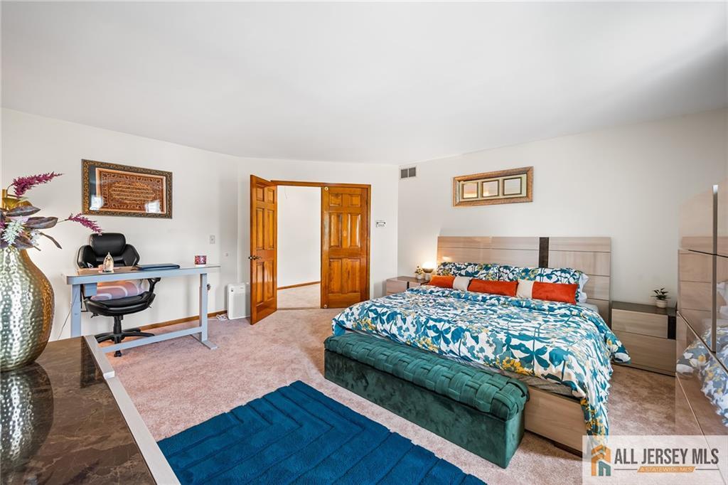 2 Silver Hollow Road, North Brunswick, NJ, 08902 image 25
