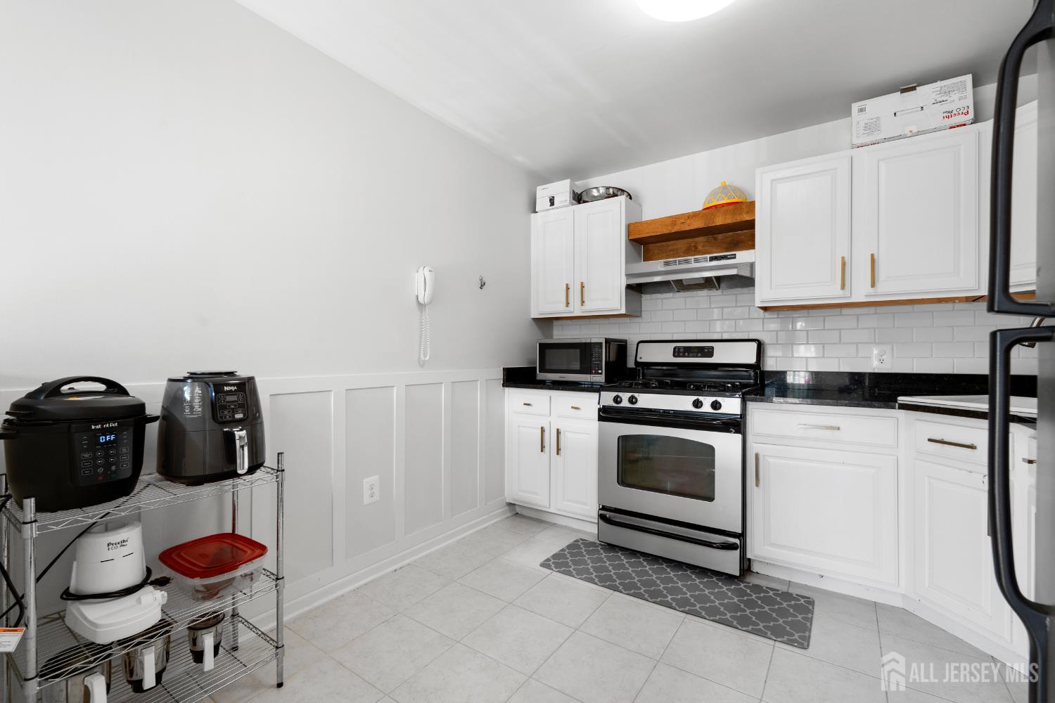 1060 Morning Glory Drive Image 2
