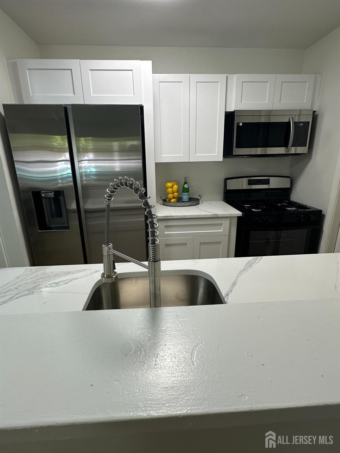 28 Delavan Ct Image 4