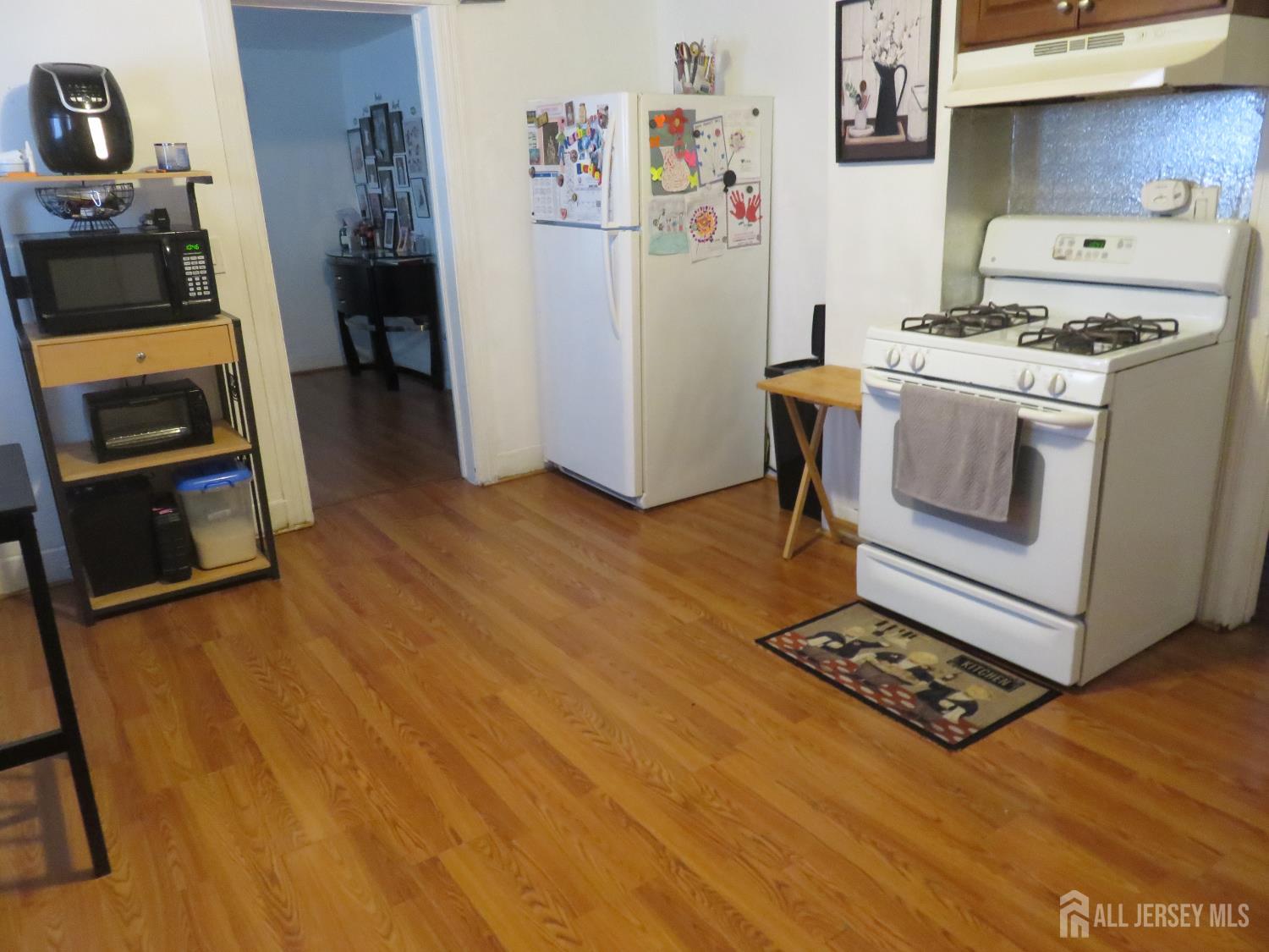 325 Goodwin Street, Perth Amboy, NJ, 08861 image 17