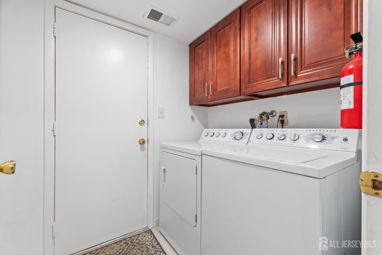348 Westgate Drive, Edison, NJ, 08820 image 24