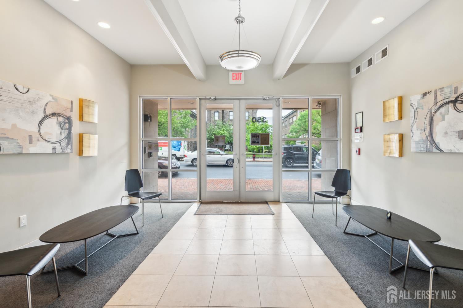 350 S BROAD Street 305, Trenton, NJ, 08608