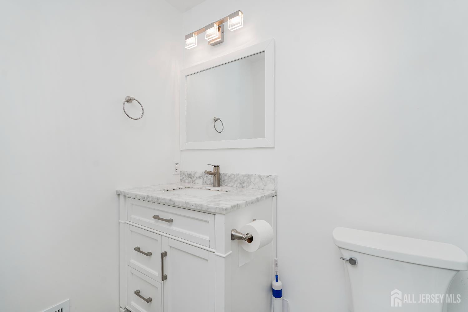 324 Oak Knoll Drive, Manalapan, NJ, 07726 image 20