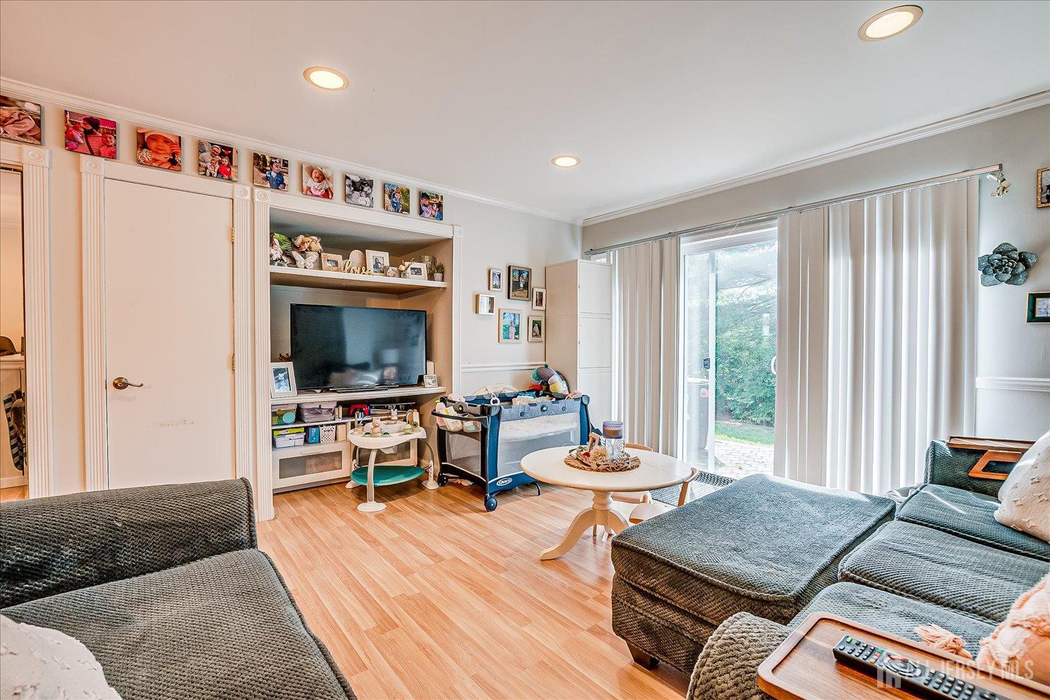 325 McDowell Drive Image 4