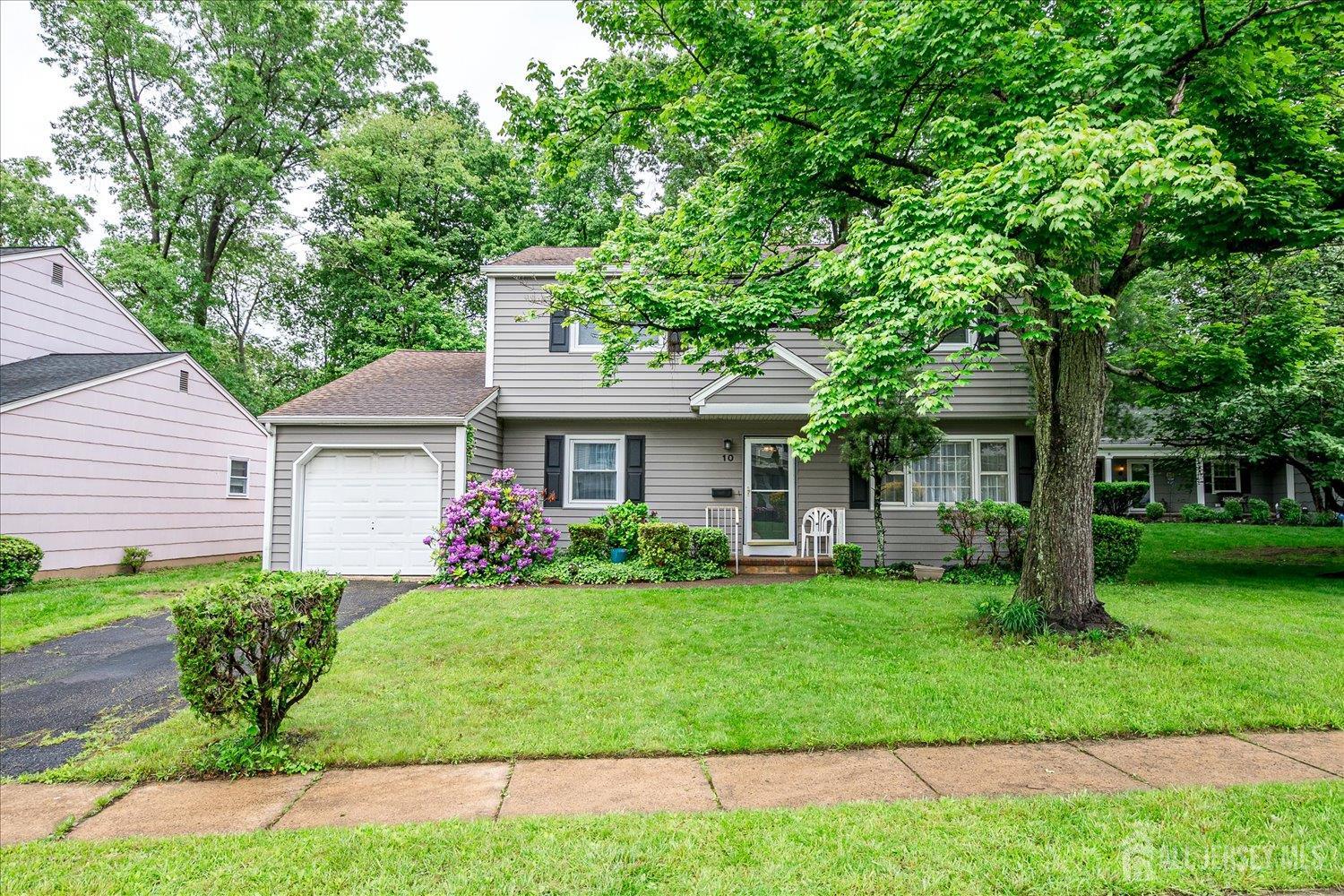 10 Ginesi Court, Metuchen, NJ, 08840