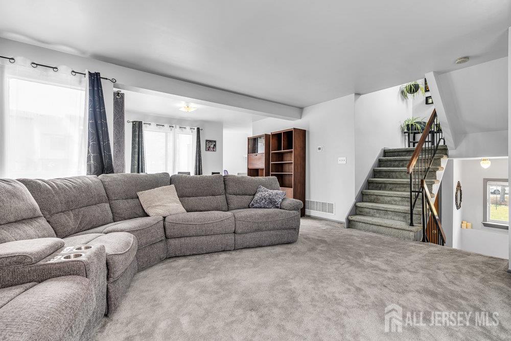 266 Silver Lane Image 4