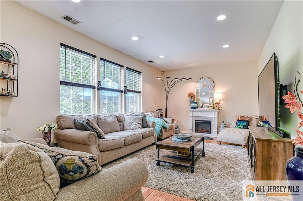 17 Hyde Park Drive Image 4