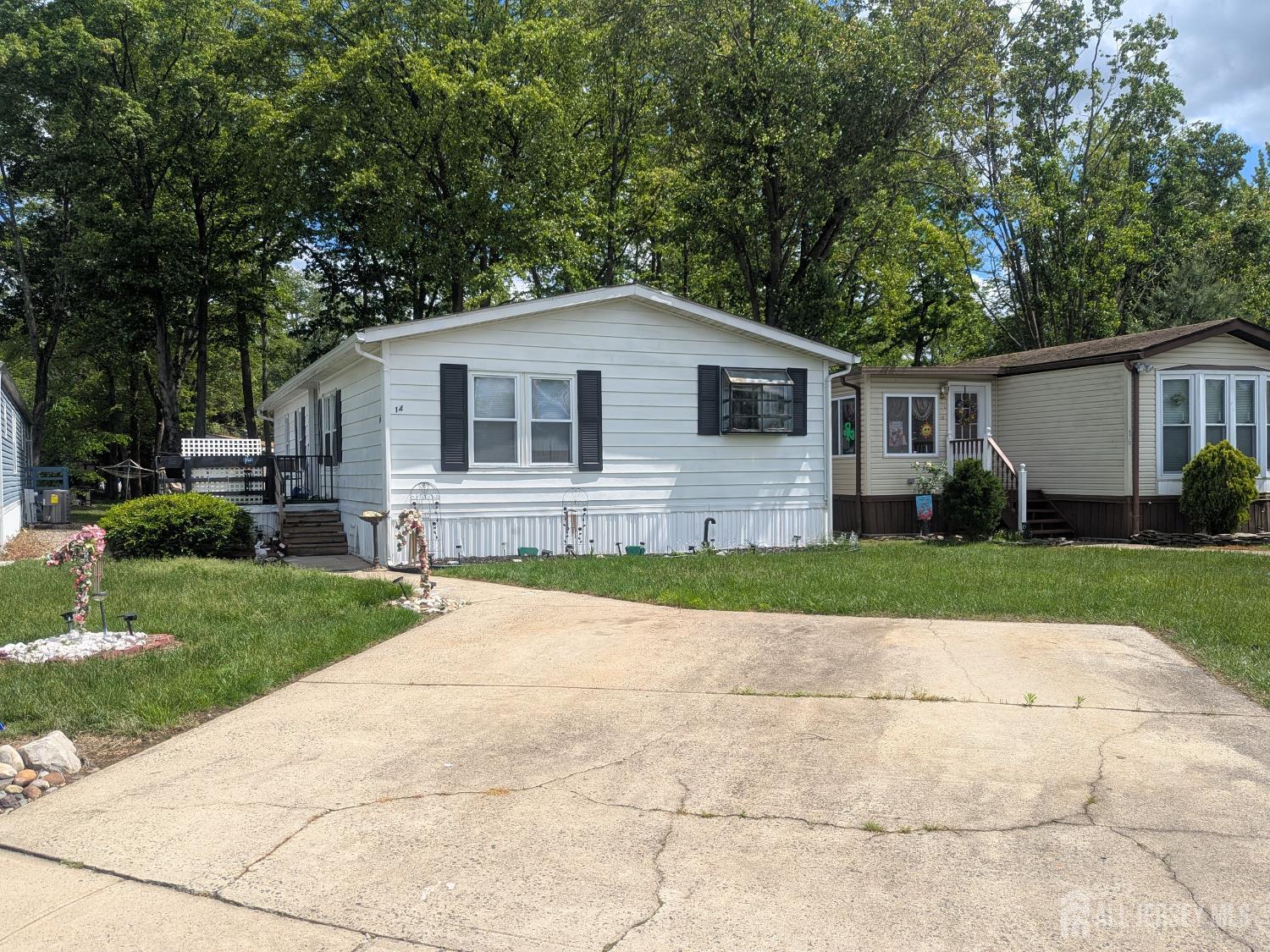 14 Steinbeck Road, North Brunswick, NJ, 08902