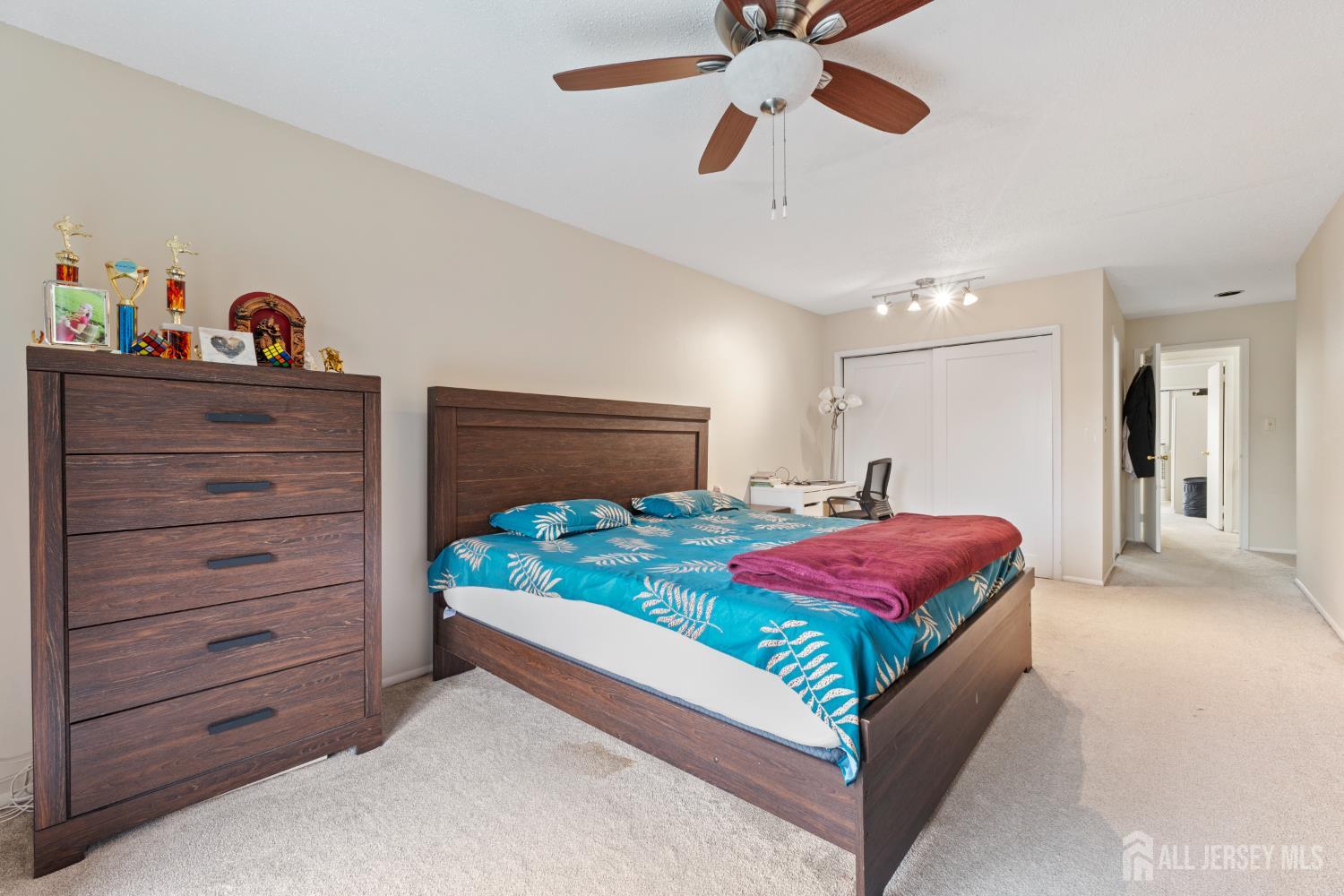 348 Westgate Drive, Edison, NJ, 08820 image 37