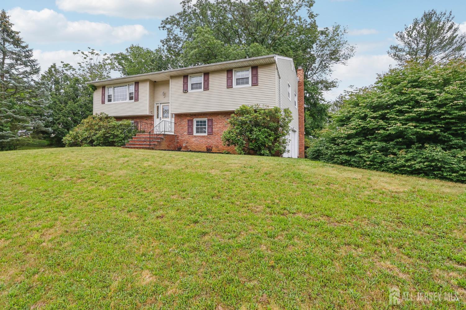28 Thomas Road Image 2
