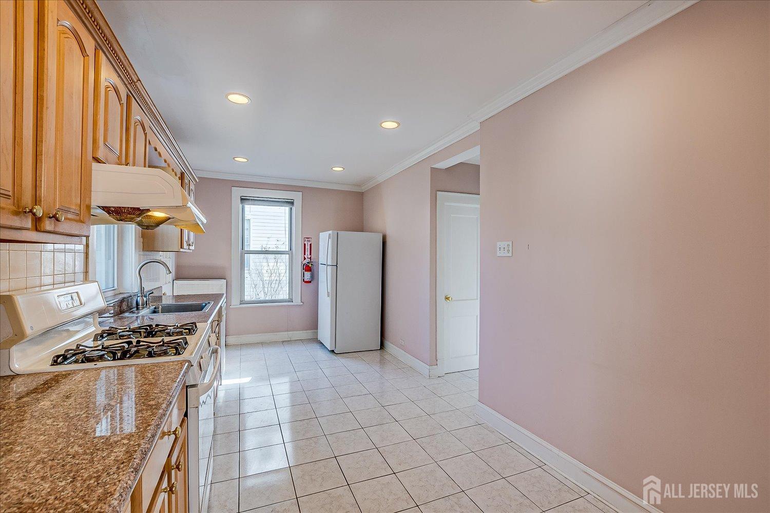 27 N 6th Avenue, Highland Park, NJ, 08904 image 21