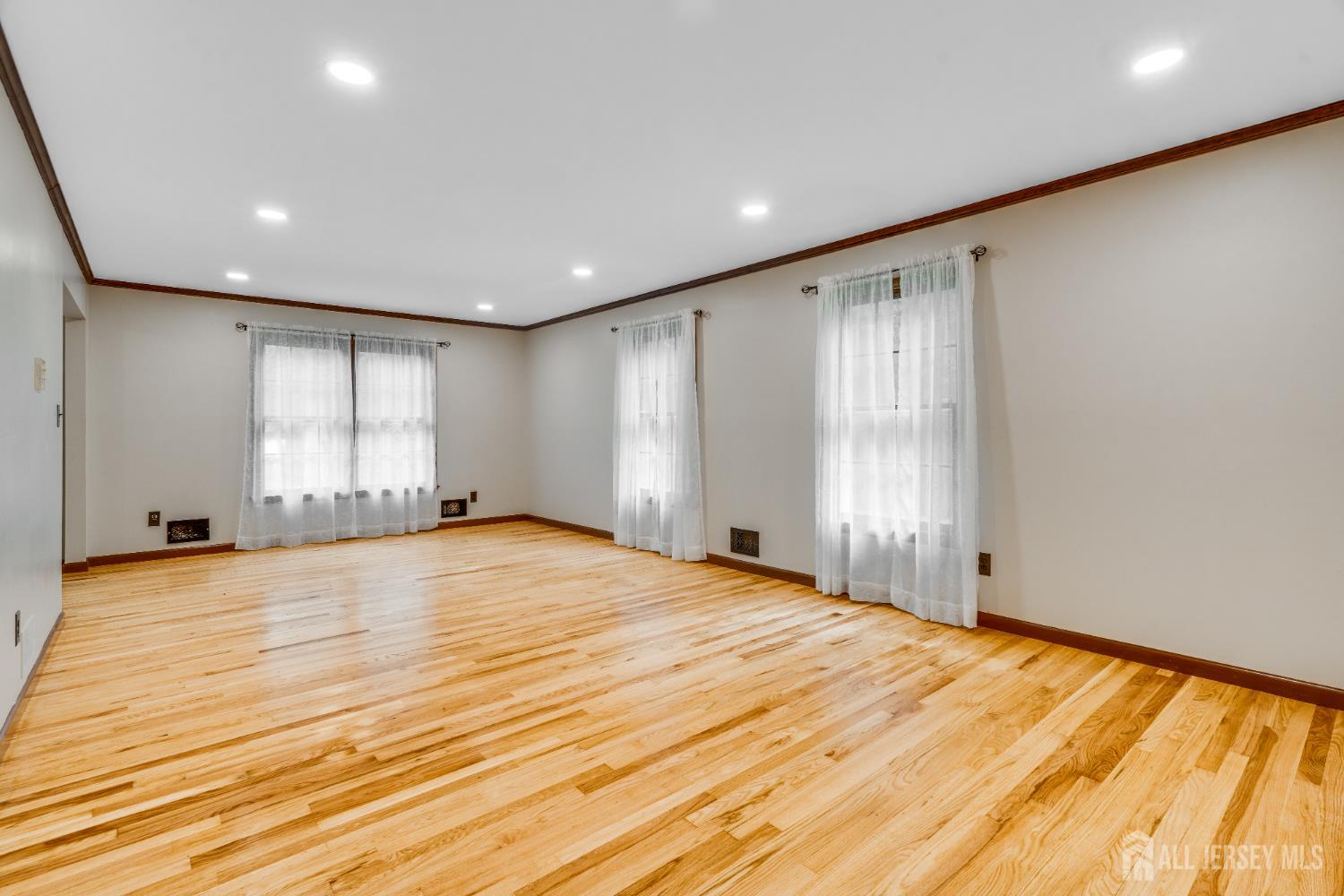 20 White Pine Road, South Brunswick, NJ, 08831 image 9