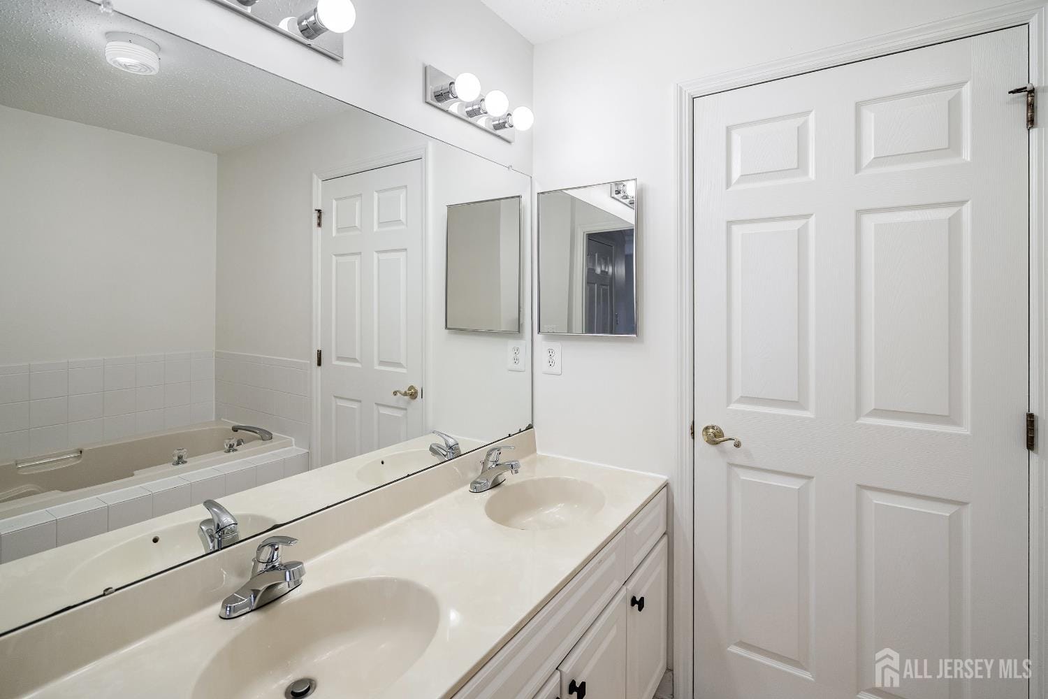 116 Prestwick Way, Edison, NJ, 08820 image 17