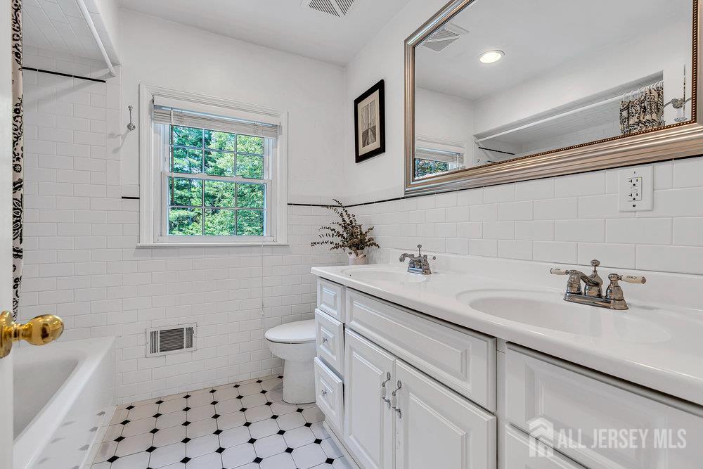 166 S Lake Drive, Red Bank, NJ, 07701 image 17
