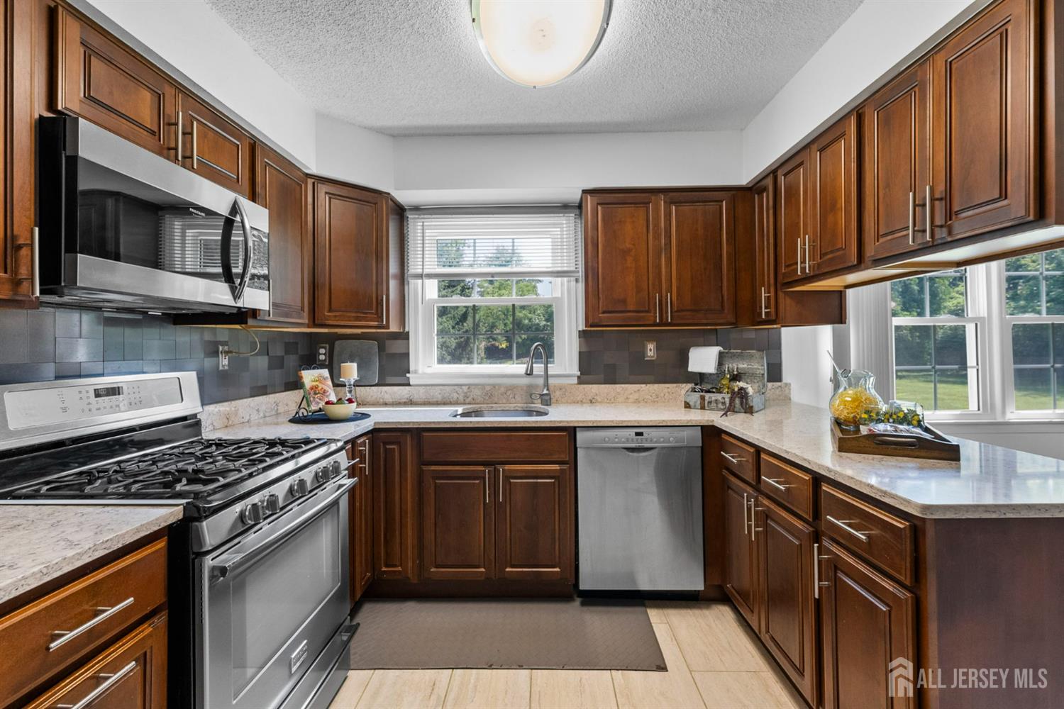 85 Hidden Lake Drive, North Brunswick, NJ, 08902 image 15