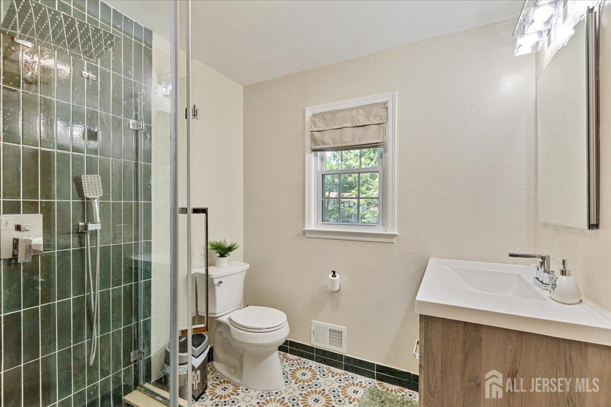 8 Garfield Court, North Brunswick, NJ, 08902 image 15