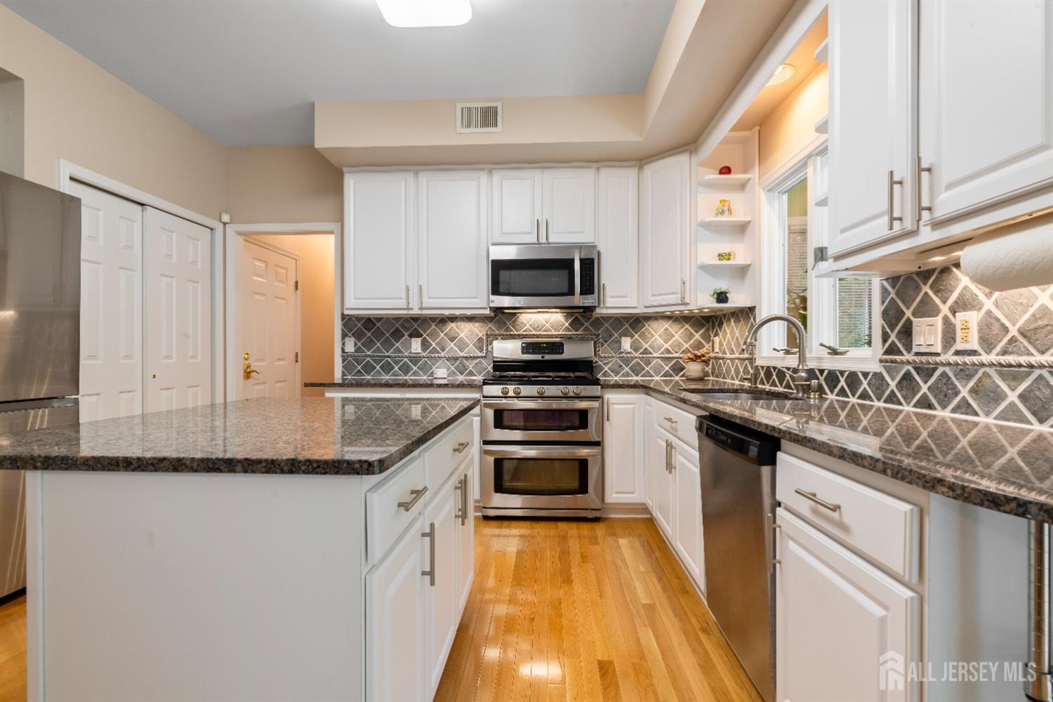 18 Stout Drive, Hillsborough, NJ, 08844 image 20