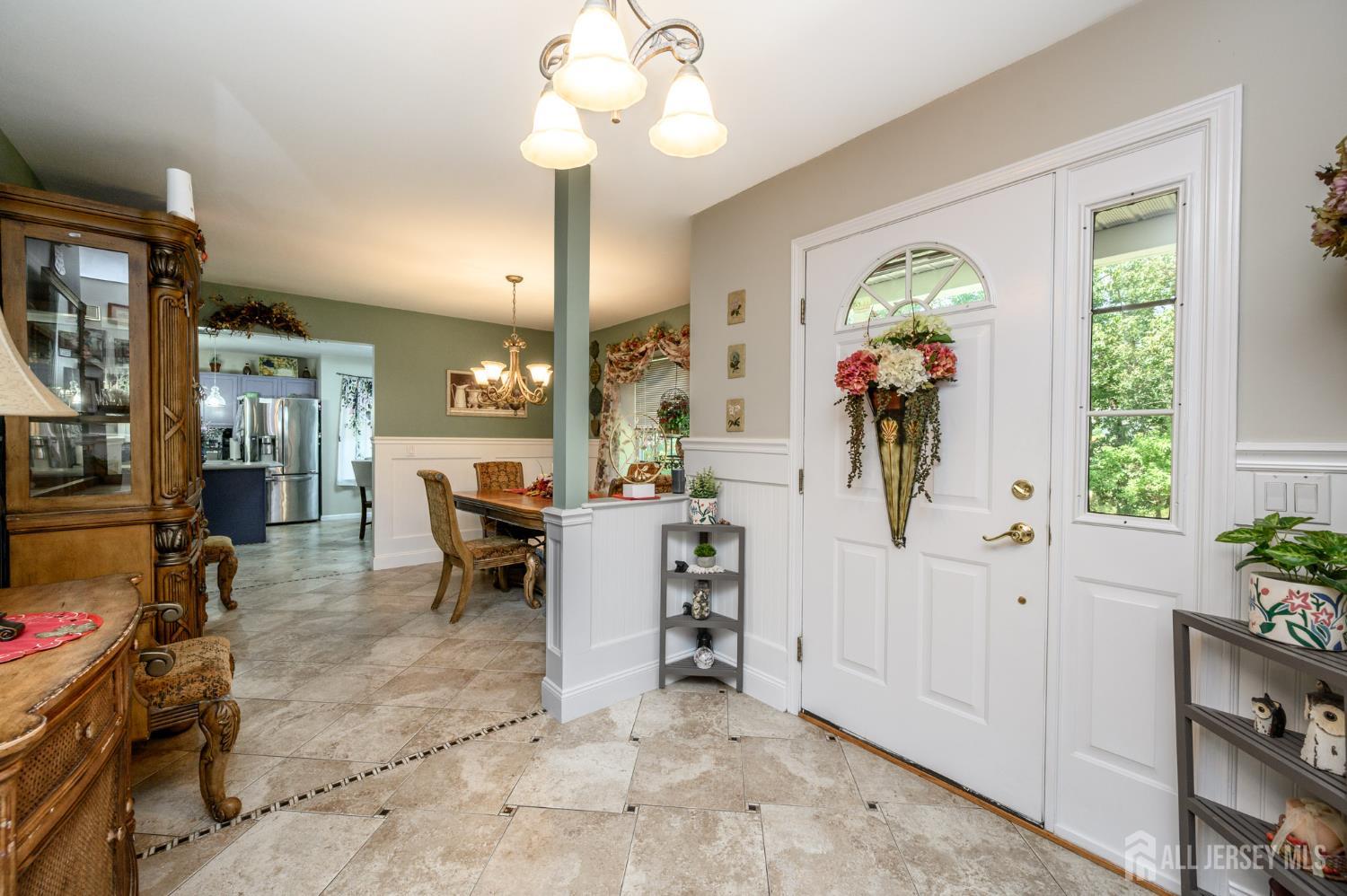 17 Strawberry Lane Image 4