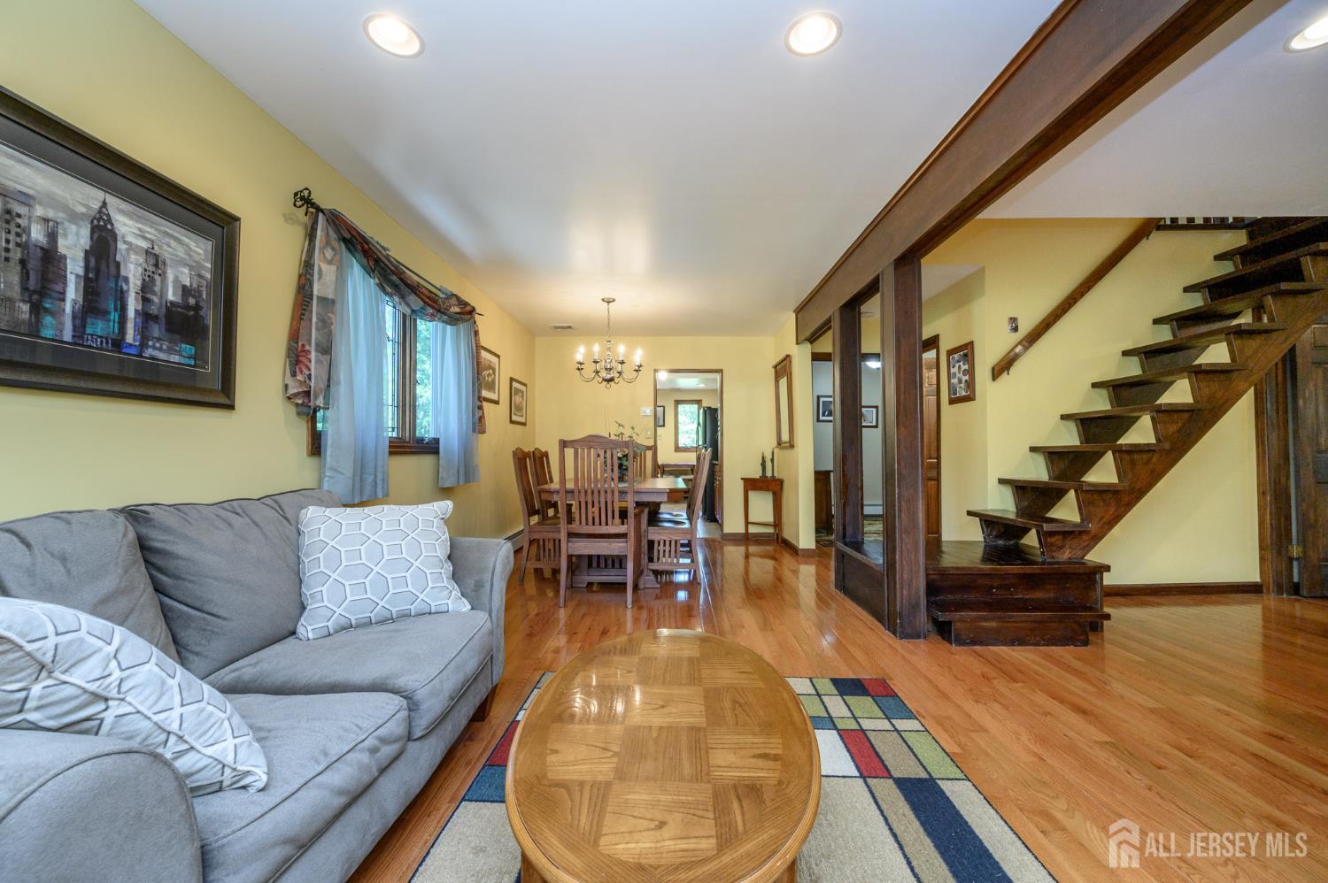 22 Roosevelt Street, Pequannock, NJ, 07440