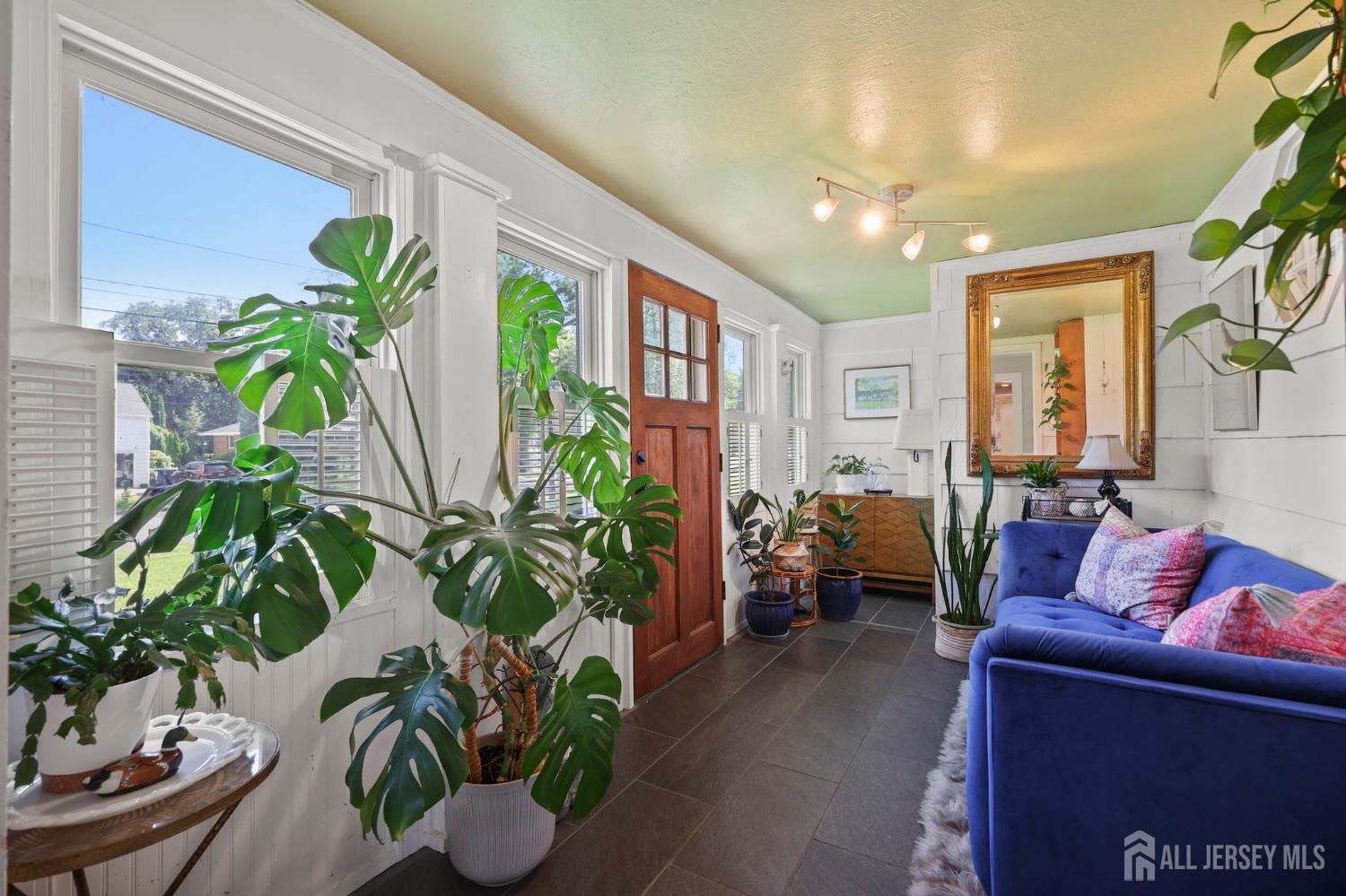 386 Franklin Road Image 3