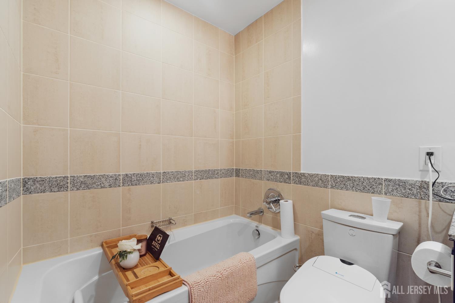 1 Shore Lane 619, Jersey City, NJ, 07302 image 22