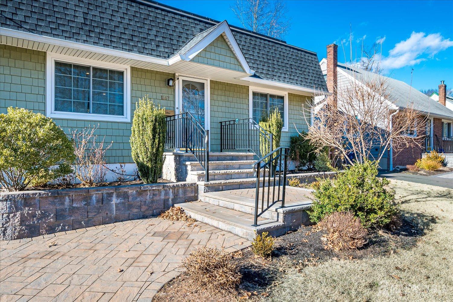 1267-1269 Cambridge Avenue Image 3