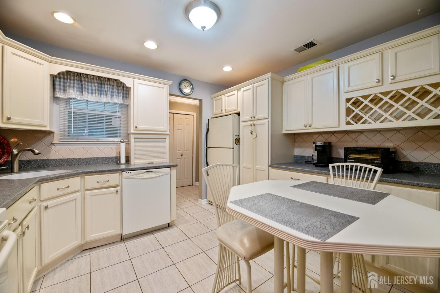 100 Neilly Court, Old Bridge, NJ, 08857 image 8