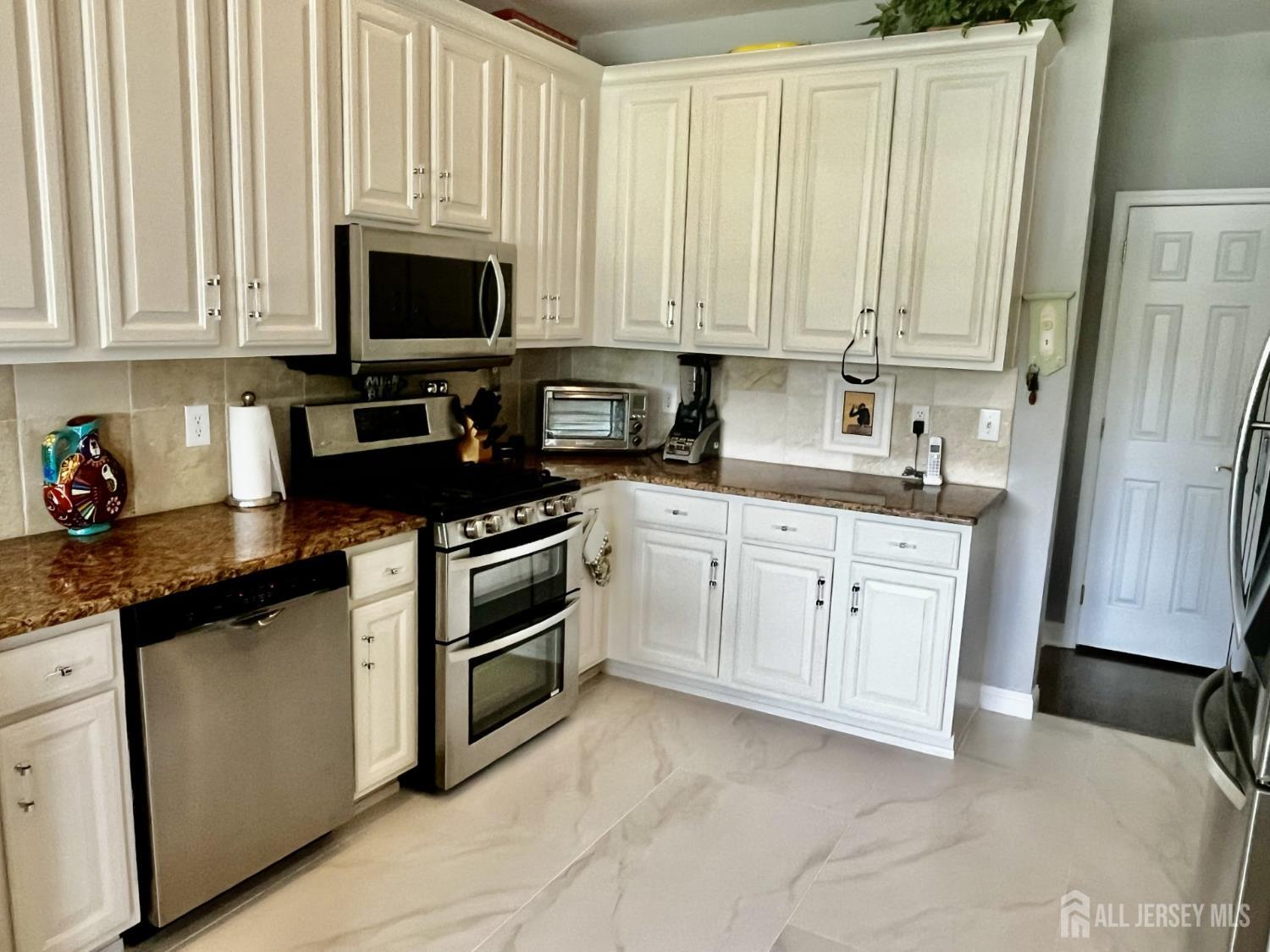 92 S Shore Drive, South Amboy, NJ, 08879 image 20