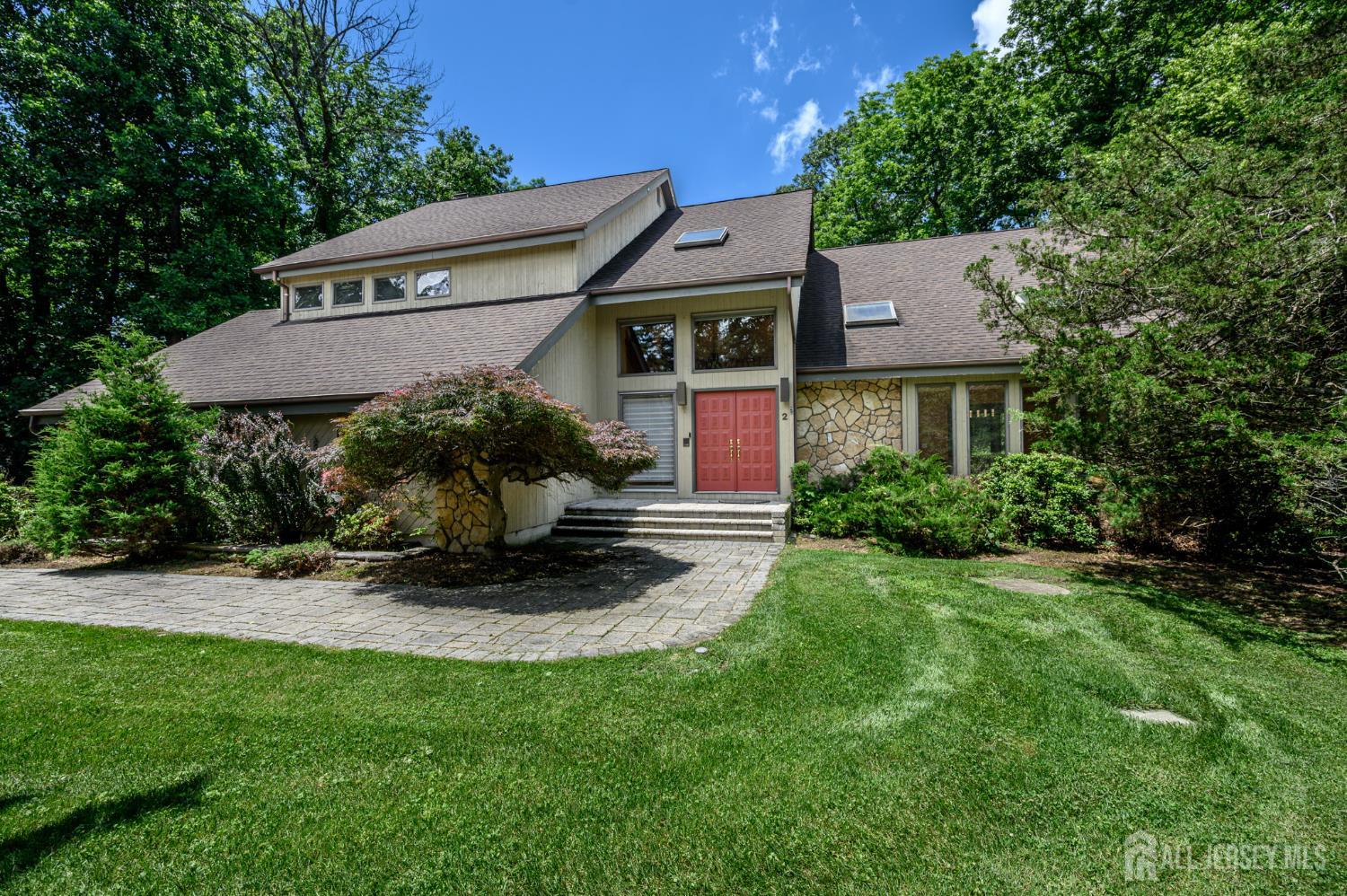 2 Malibu Drive, Sparta, NJ, 07871