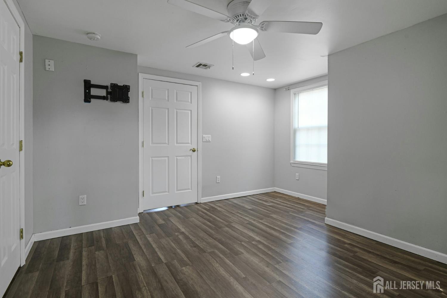 385 Shoreland Circle, Old Bridge, NJ, 08879 image 14