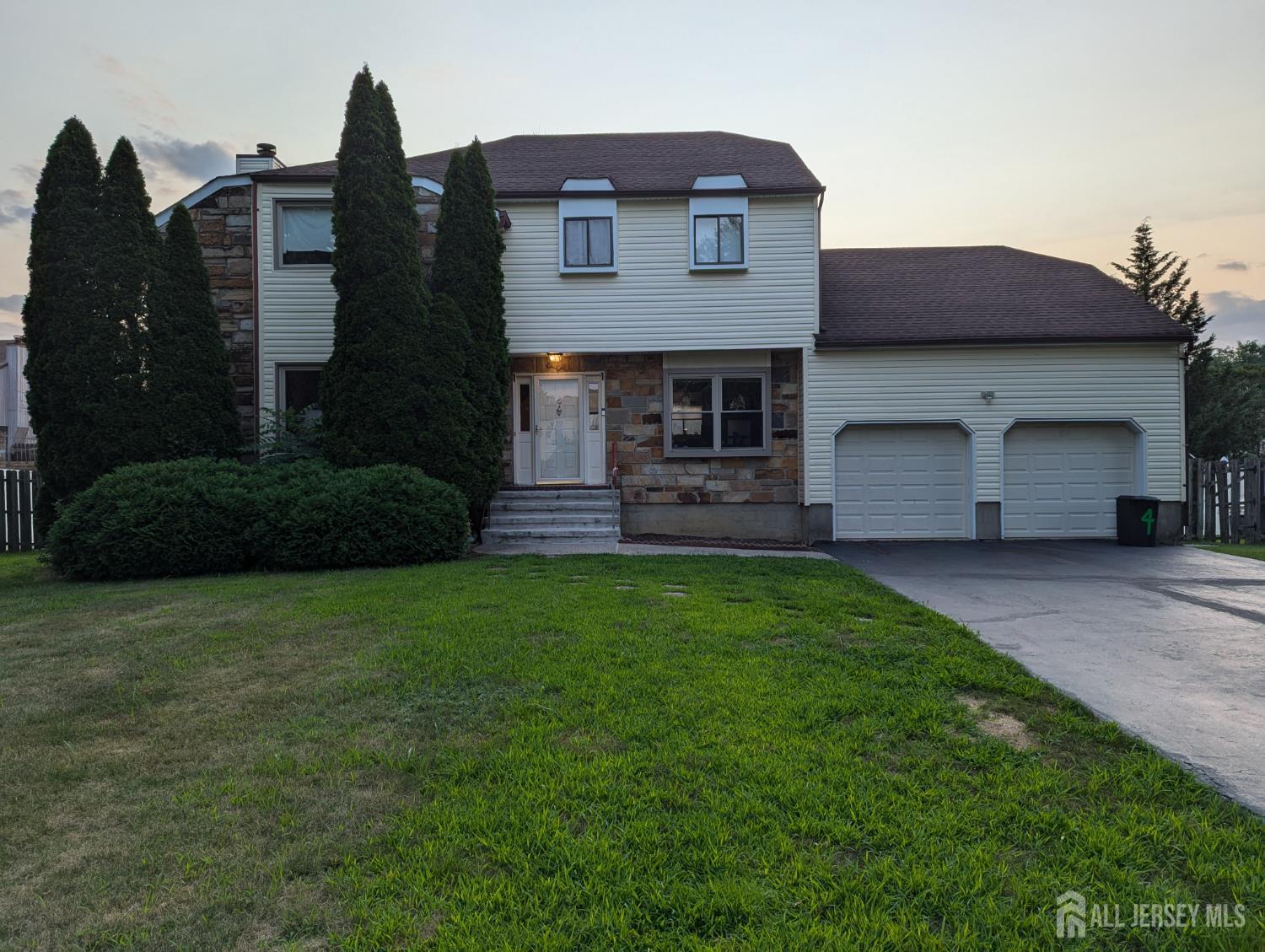 4 La Valencia Road, Old Bridge, NJ, 08857