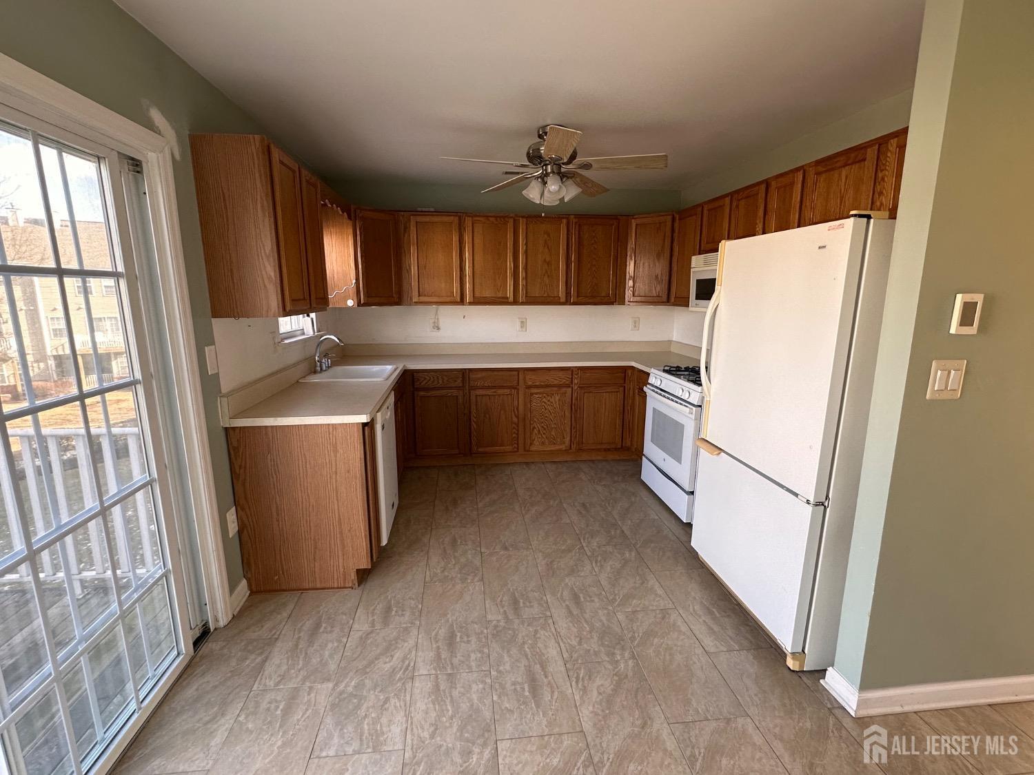 2408 Timber Ridge Court 24, Sayreville, NJ, 08859