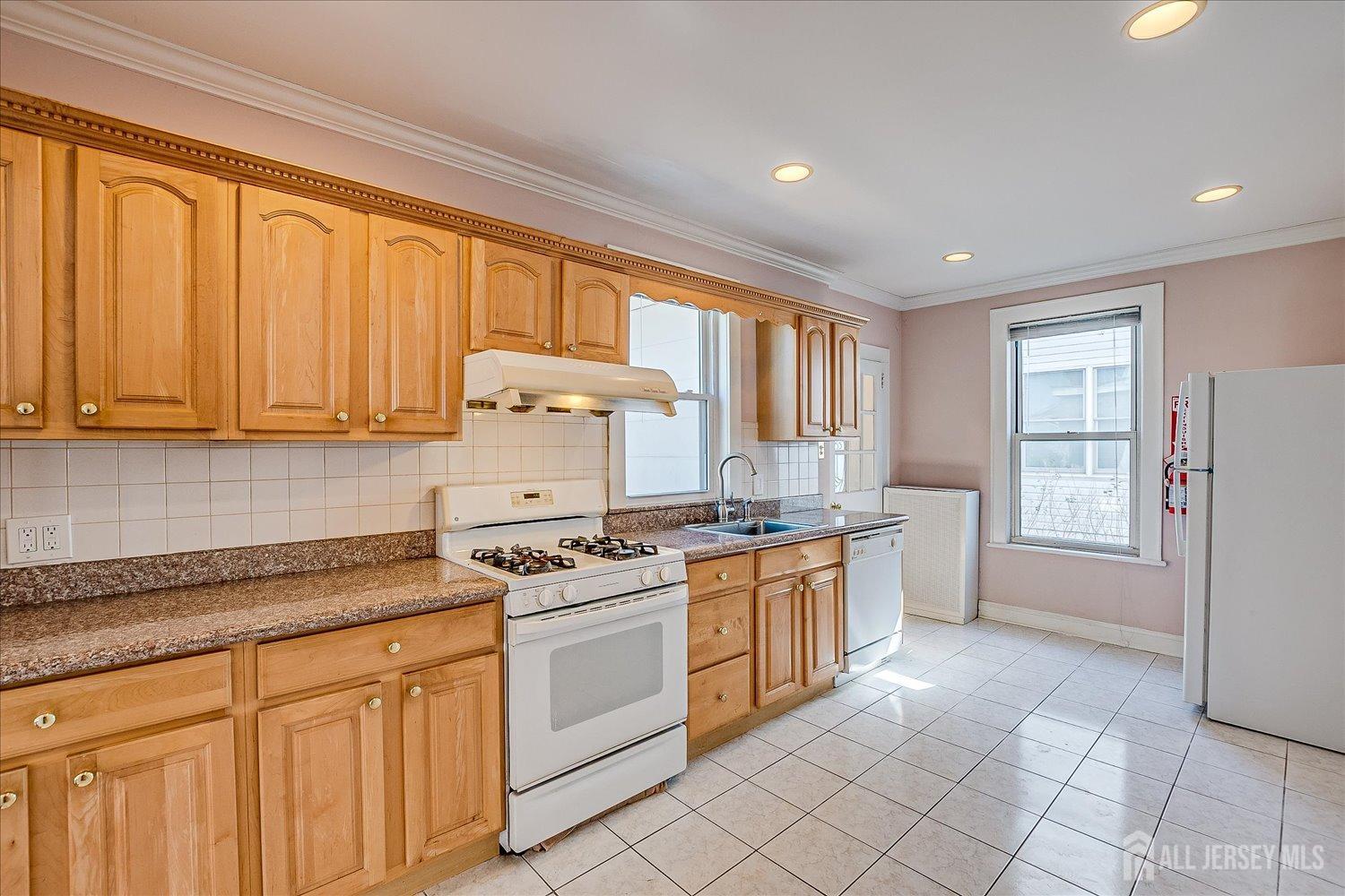 27 N 6th Avenue, Highland Park, NJ, 08904 image 22