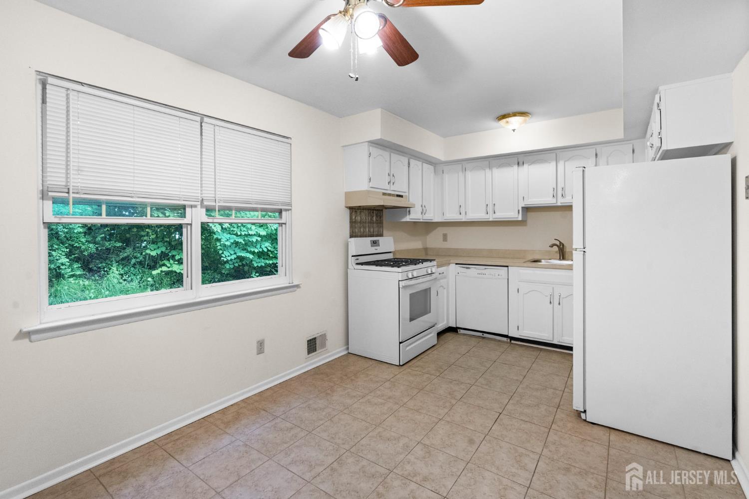 31 Hanover Square, Middlesex, NJ, 08846 image 9