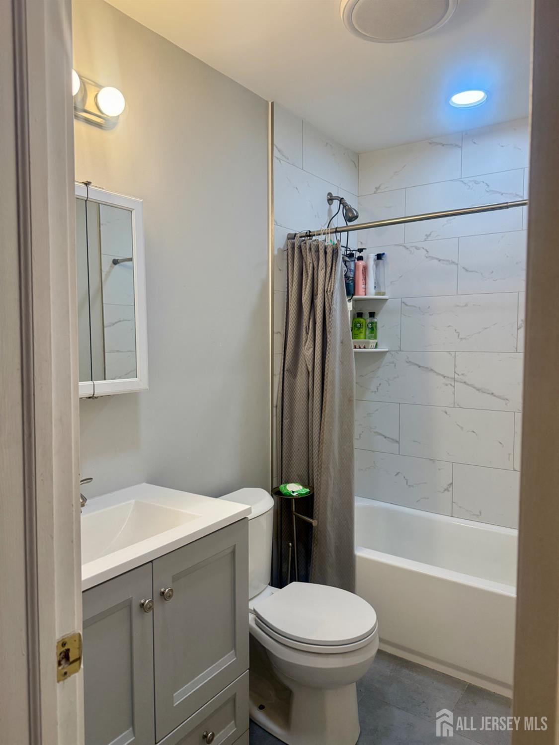 535 Fairview Avenue, Colonia, NJ, 07067 image 28