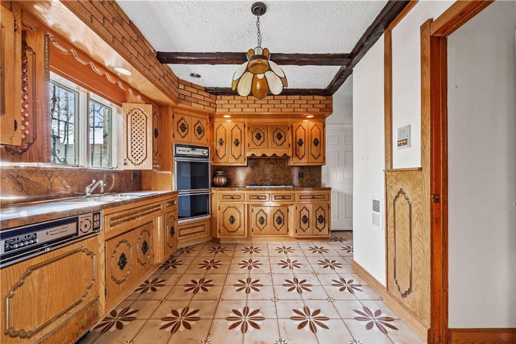 7724 Colonial Road, Brooklyn, New York, 11209 image 6