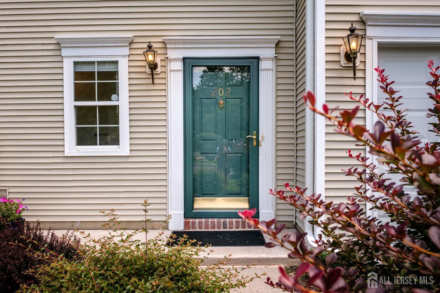 202 park Knoll, South Brunswick, NJ, 08540