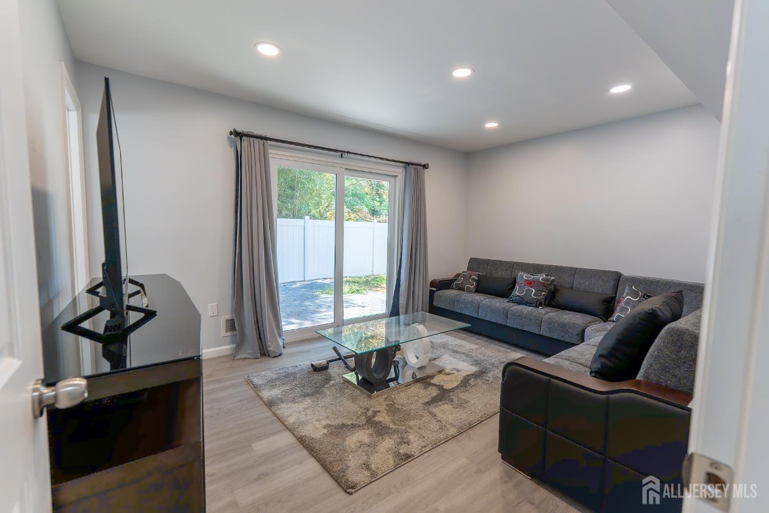128 Jay Street, Middlesex, NJ, 08846 image 12