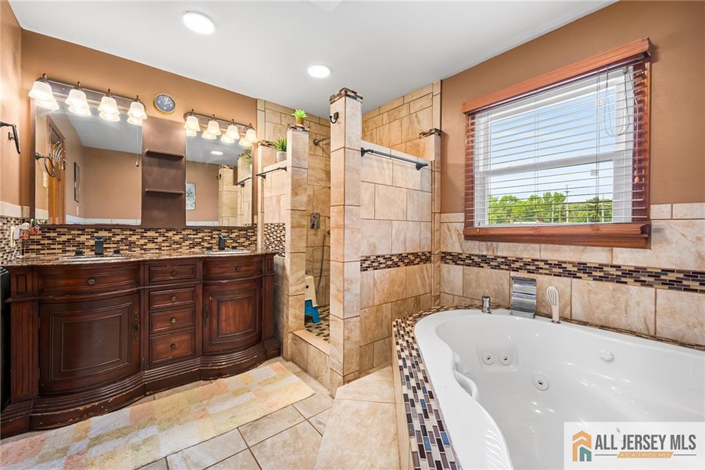 2 Silver Hollow Road, North Brunswick, NJ, 08902 image 27