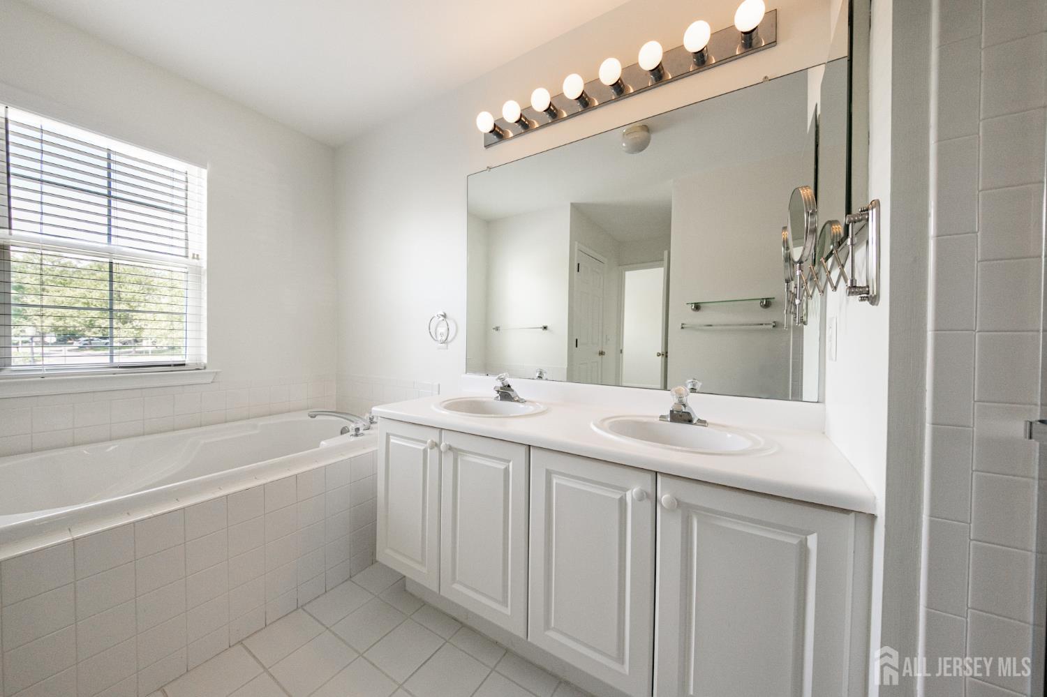 202 park Knoll, South Brunswick, NJ, 08540 image 40