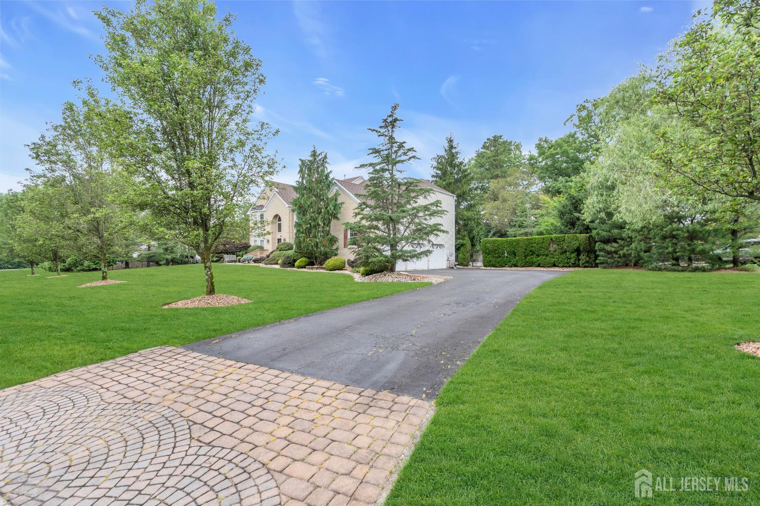 329 Valley View Circle, Freehold Twp, NJ, 07728 image 9