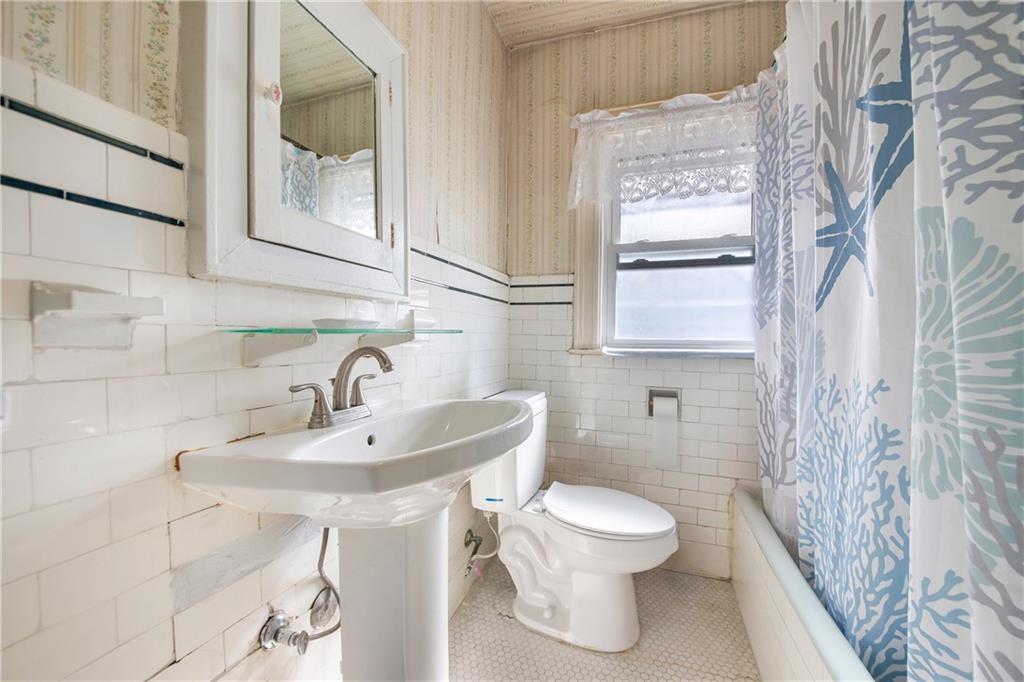 781 East 38th Street, Brooklyn, New York, 11210 image 13