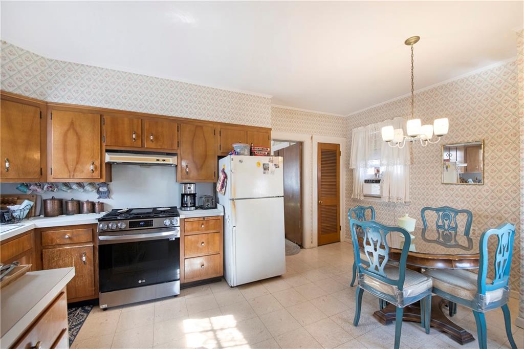 781 East 38th Street, Brooklyn, New York, 11210 image 8