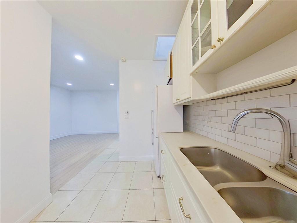 761 39th Street Image 1