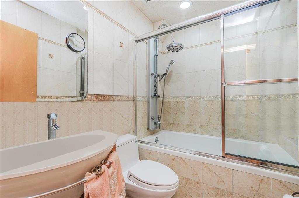 111 Hampton Green, Staten  Island, New York, 10312 image 12